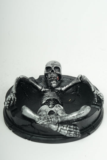 Skeleton Ashtray – Dark Decorative Design