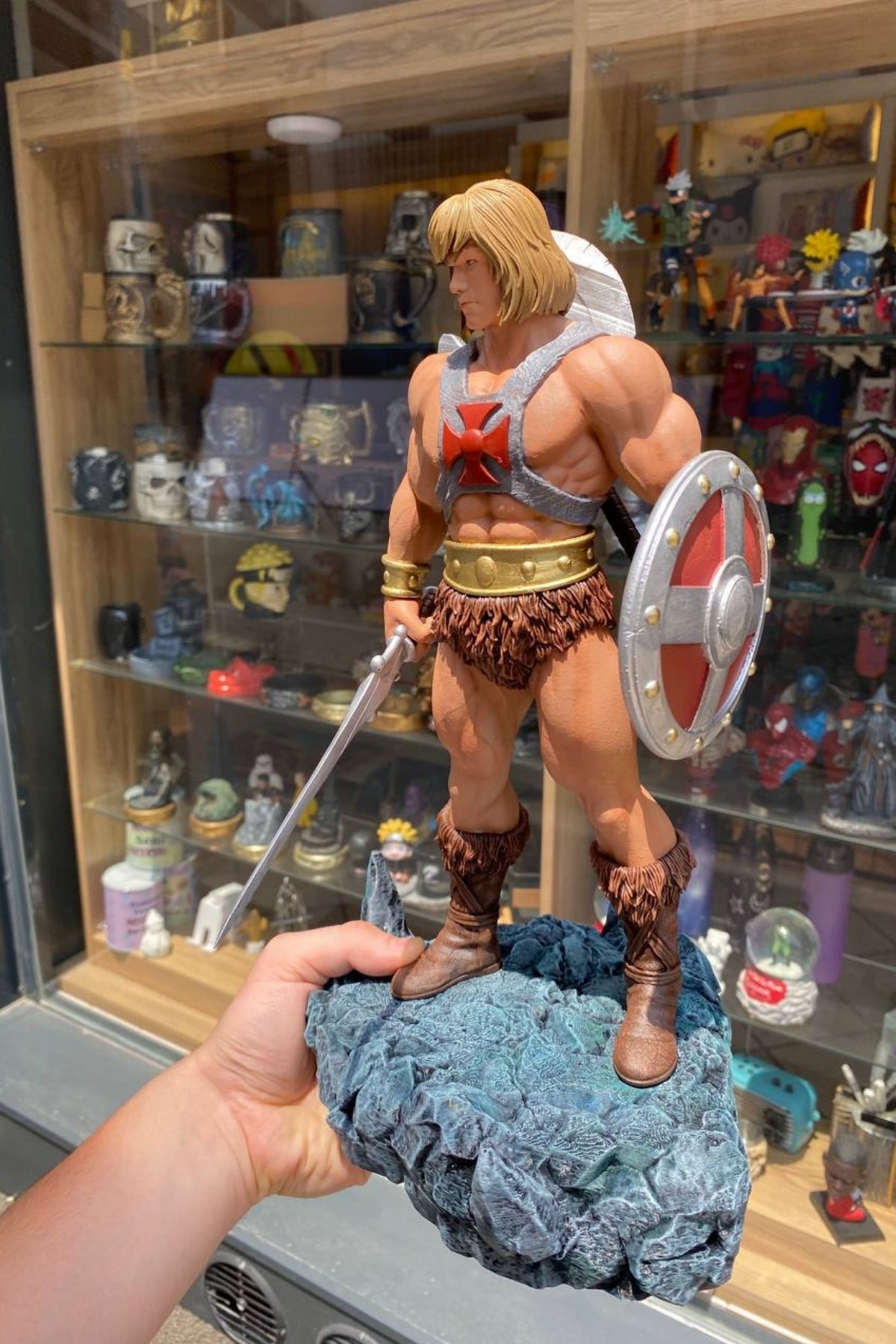 Barbarian Hero Statue – Fantasy Warrior Collectible Figure