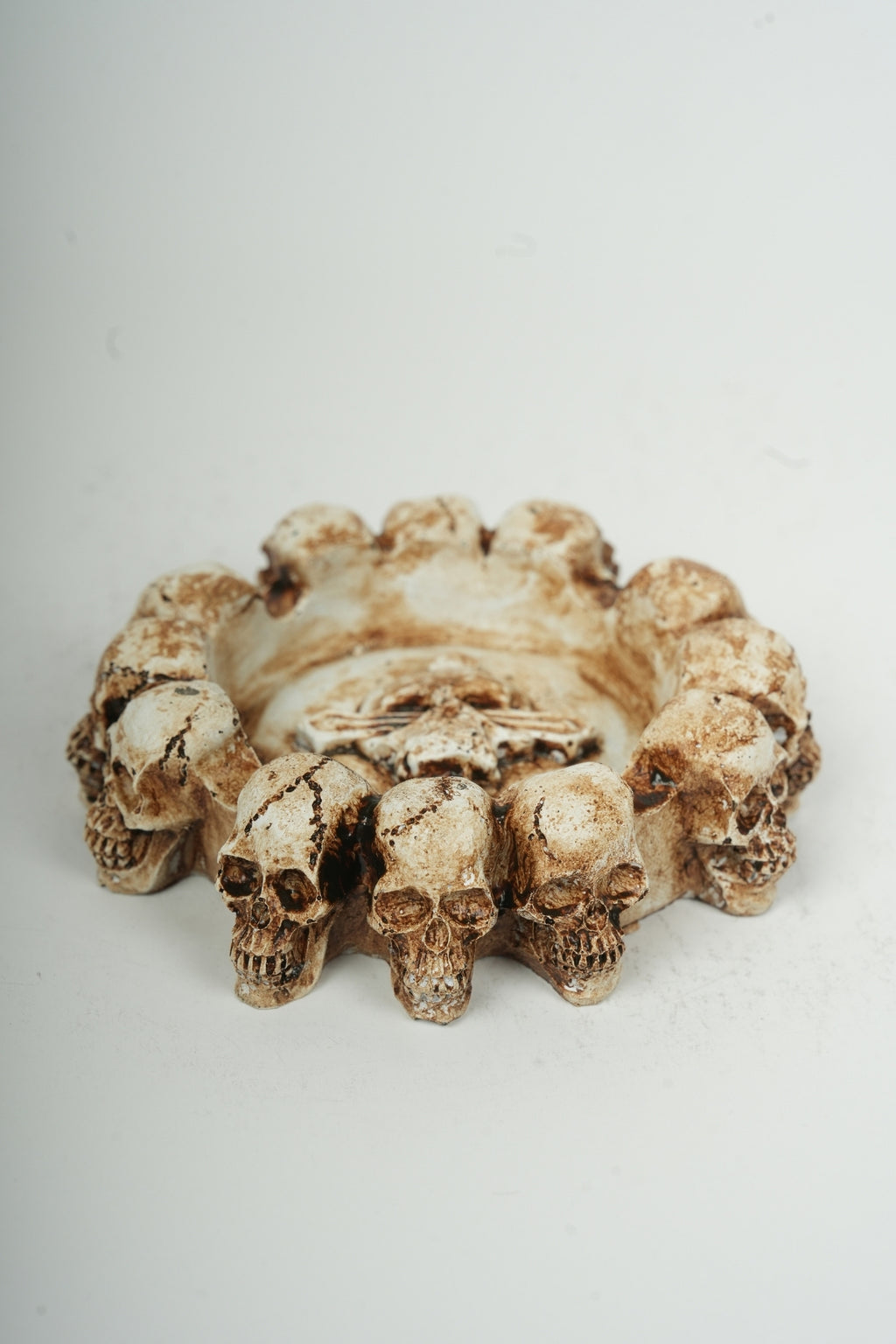 Skull Ring Ashtray  – Gothic Decorative Design