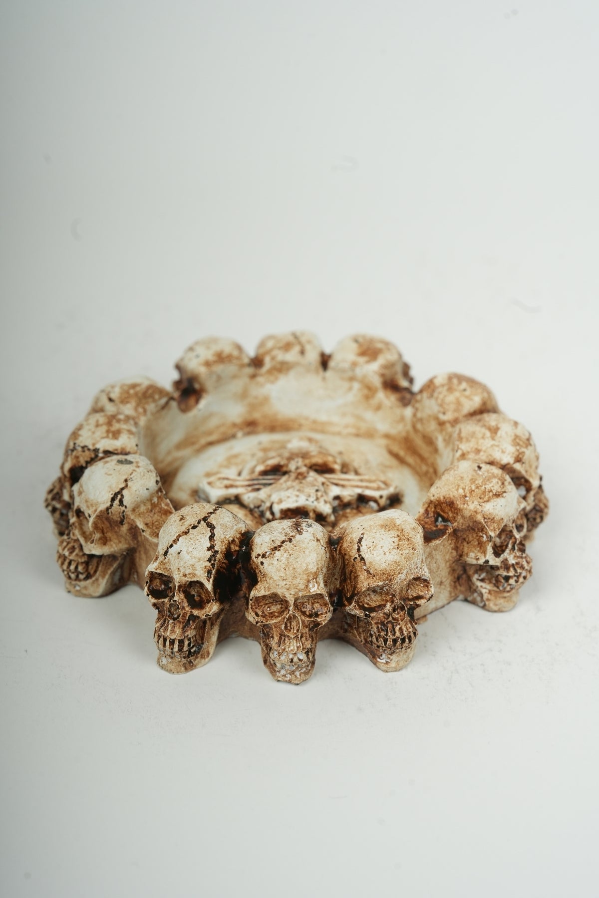 Skull Ring Ashtray  – Gothic Decorative Design