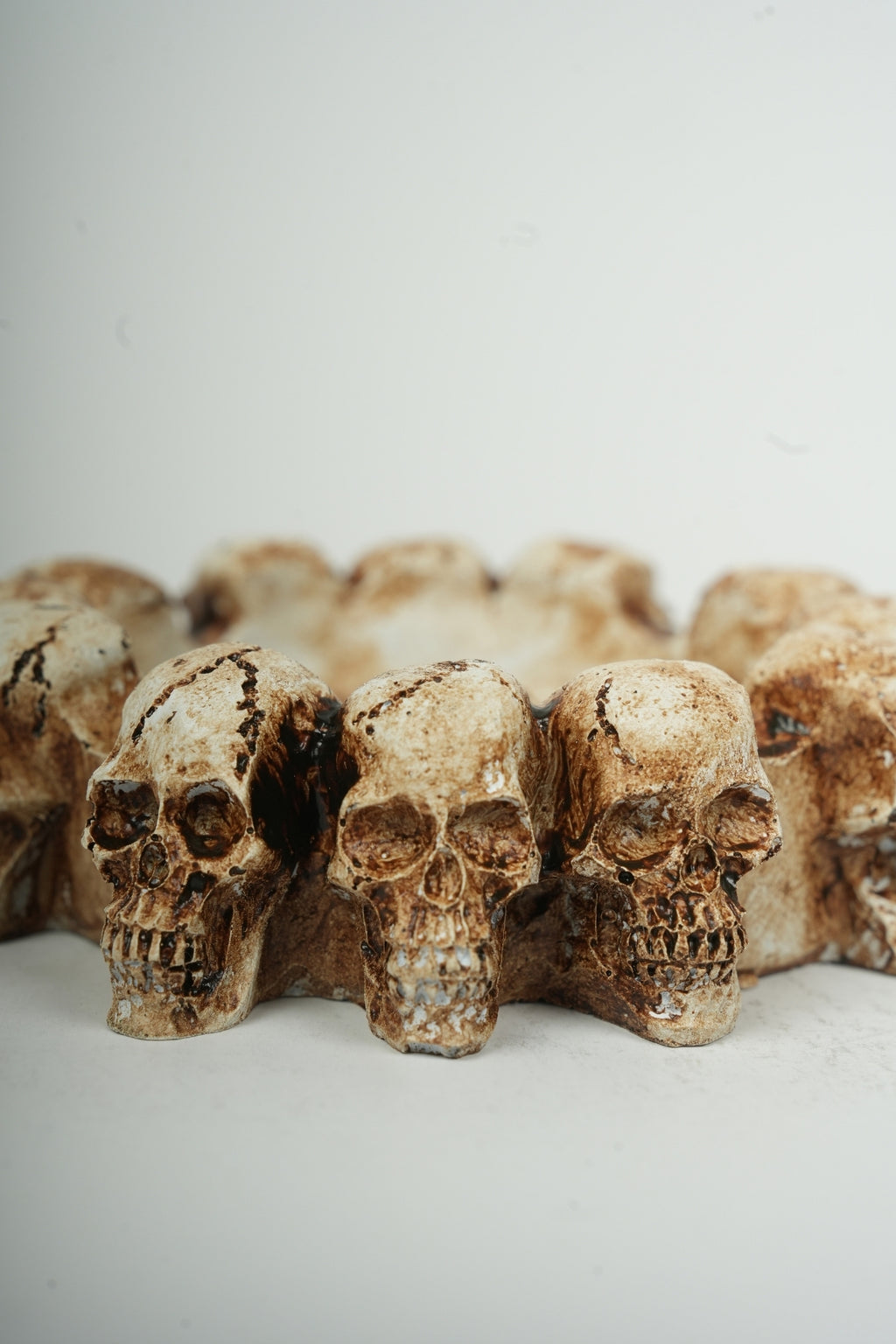 Skull Ring Ashtray  – Gothic Decorative Design