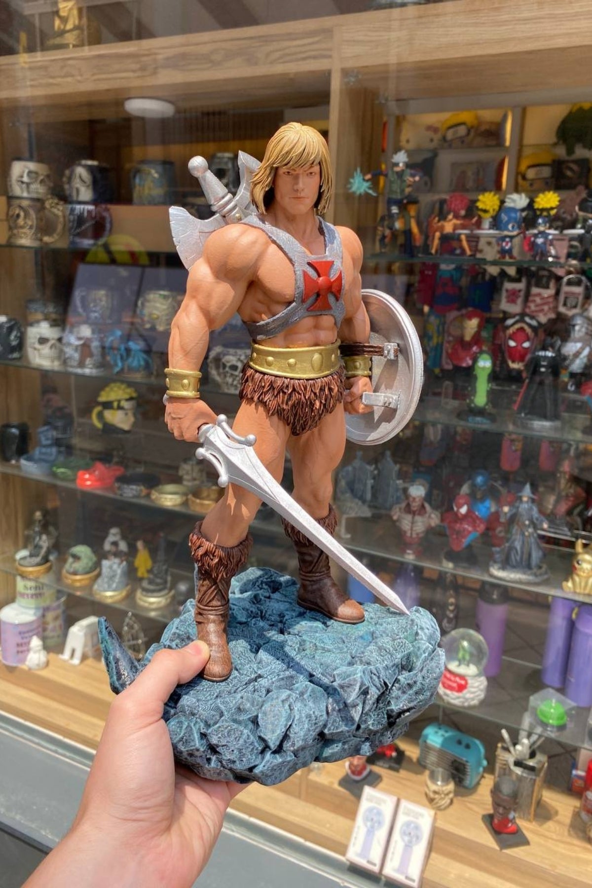 Barbarian Hero Statue – Fantasy Warrior Collectible Figure