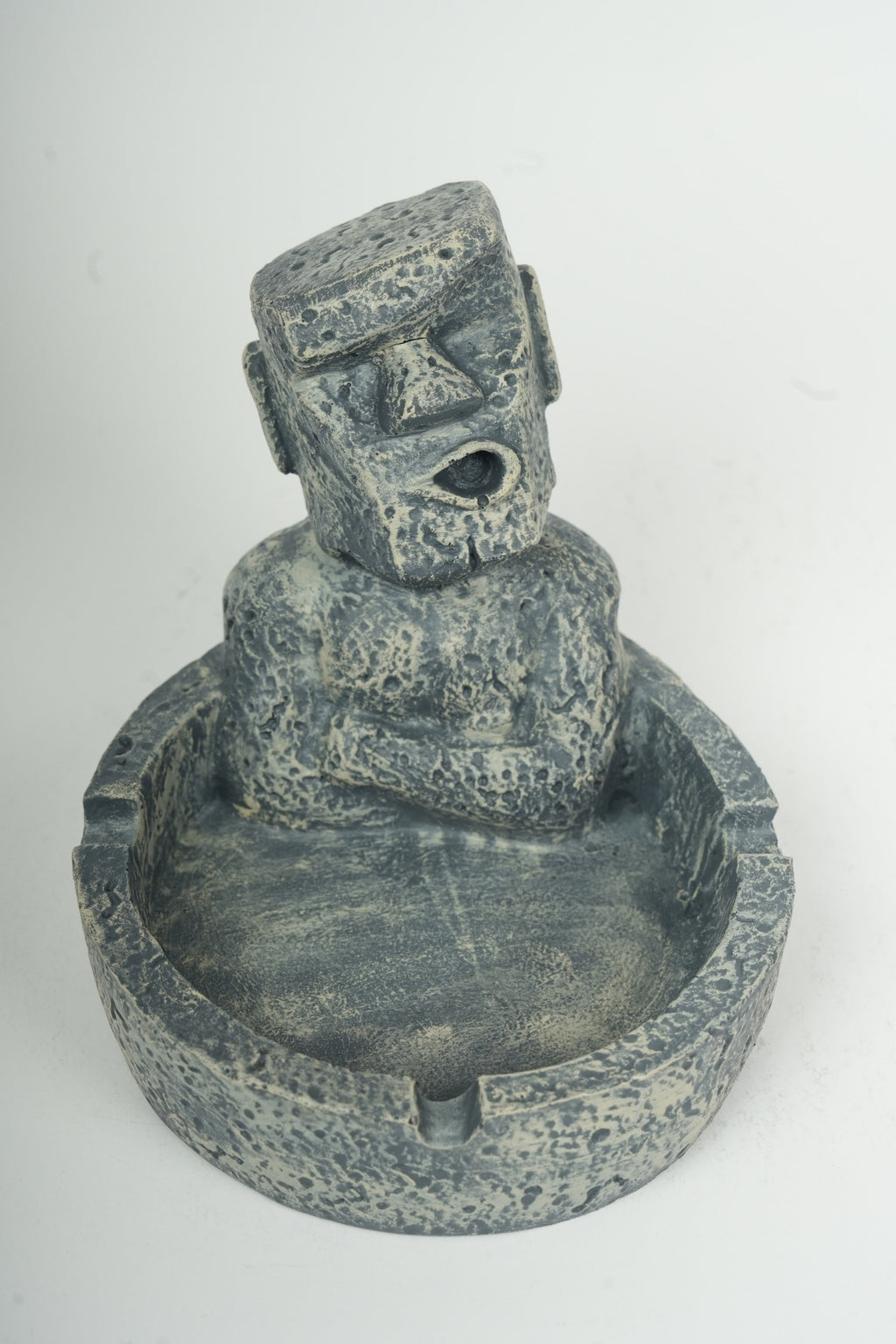 Stone Guardian Ashtray – Artistic Decorative Piece
