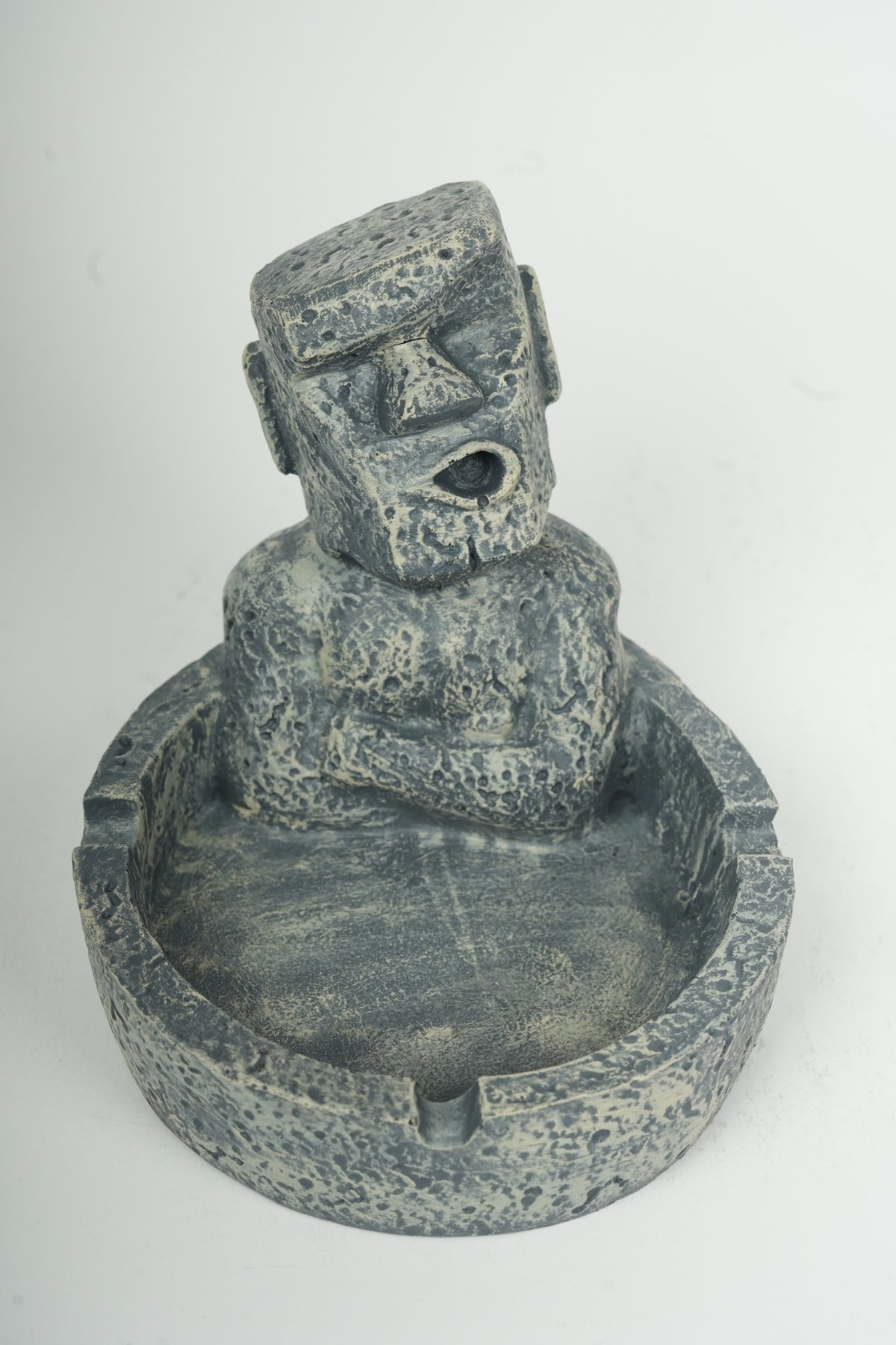 Stone Guardian Ashtray – Artistic Decorative Piece