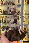 Precious Seeker Statue – Dark Fantasy Collectible Figure