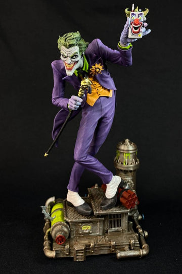 Maniac Clown Figure – Collector Display Statue