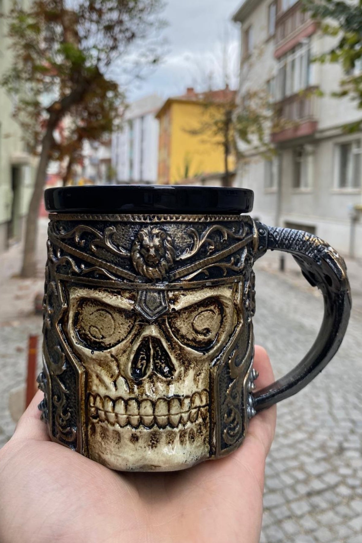 King Skull Mug – Ornate Gothic Tankard