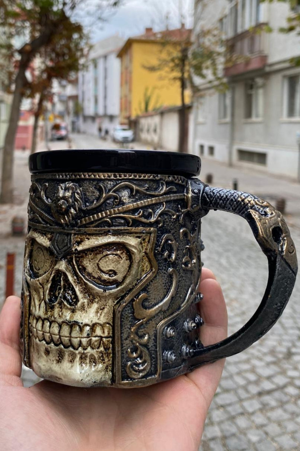 King Skull Mug – Ornate Gothic Tankard