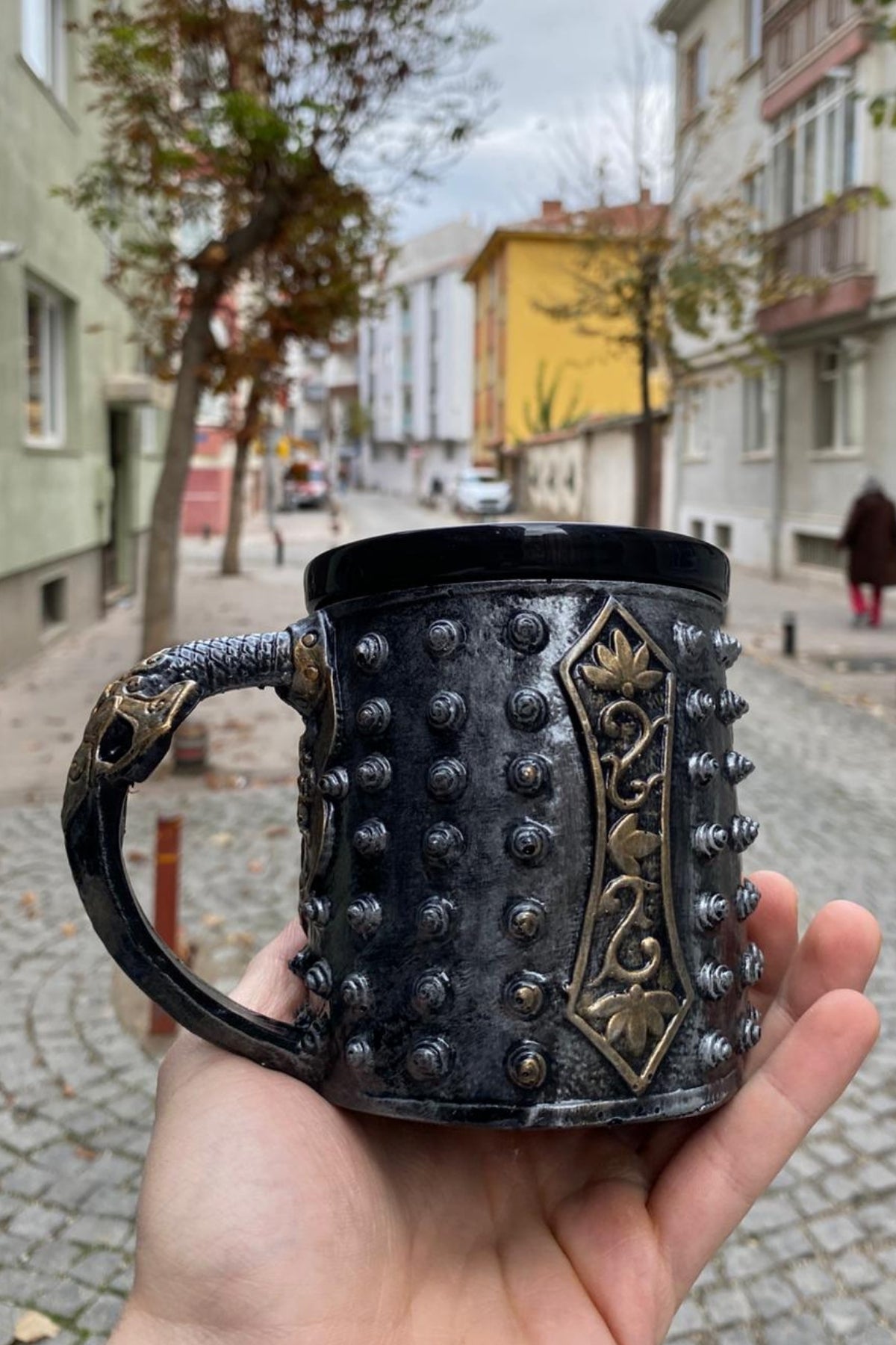 King Skull Mug – Ornate Gothic Tankard