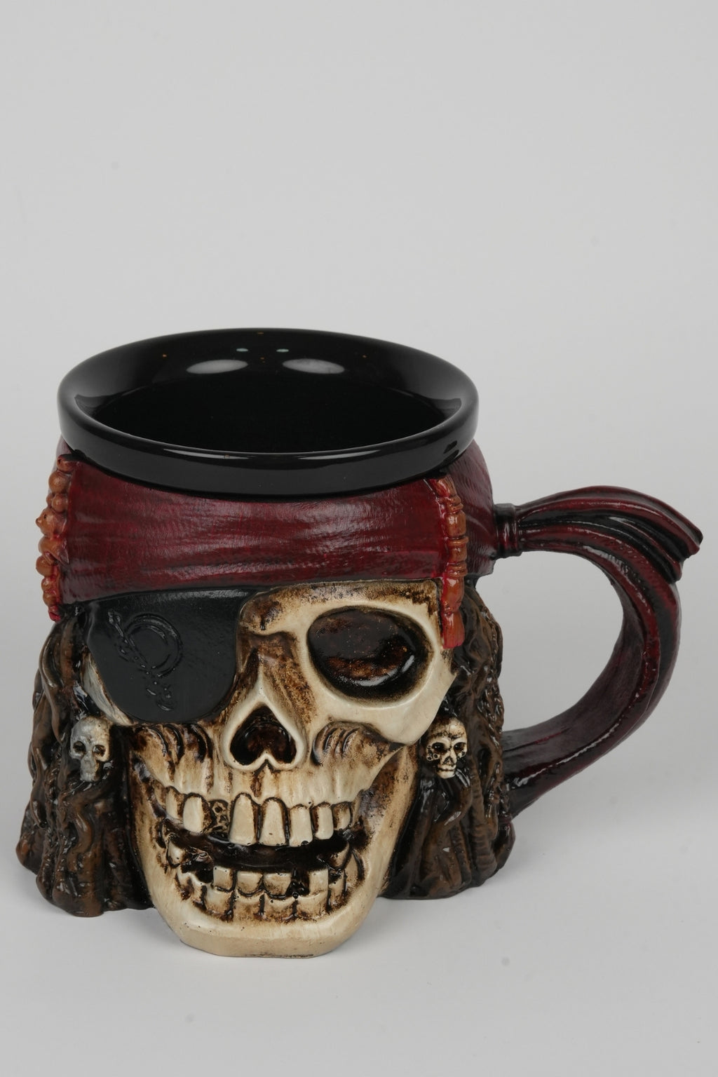 Pirate Skull Mug – Dark Fantasy Collectible Cup