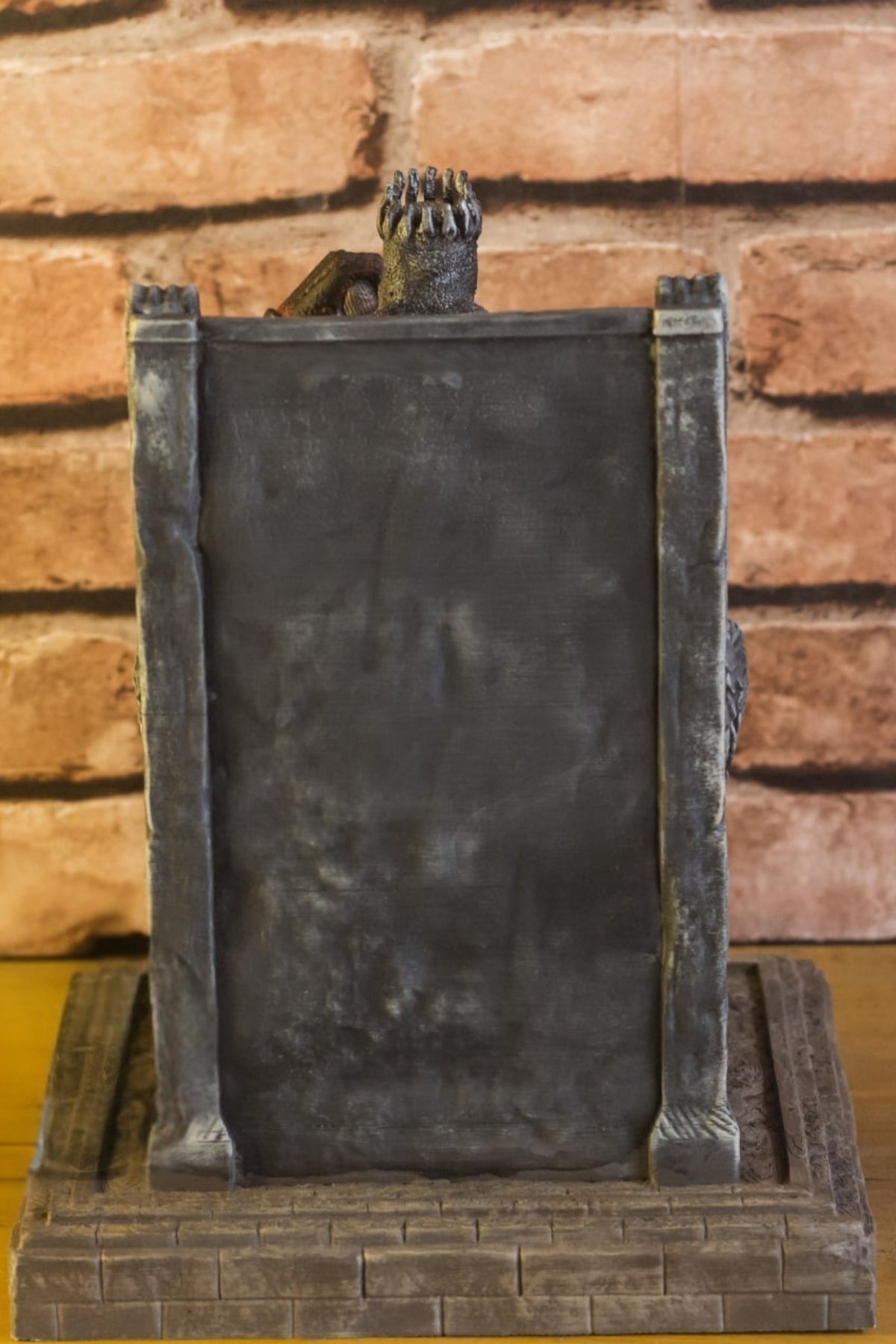 Faceless Throne Guardian – Dark Fantasy Statue