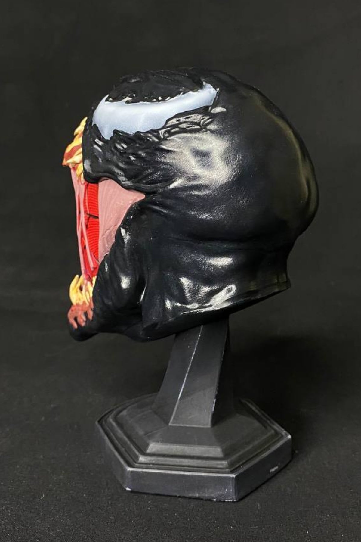 Symbiote Spider Hero Bust Statue – Comic Style Collectible