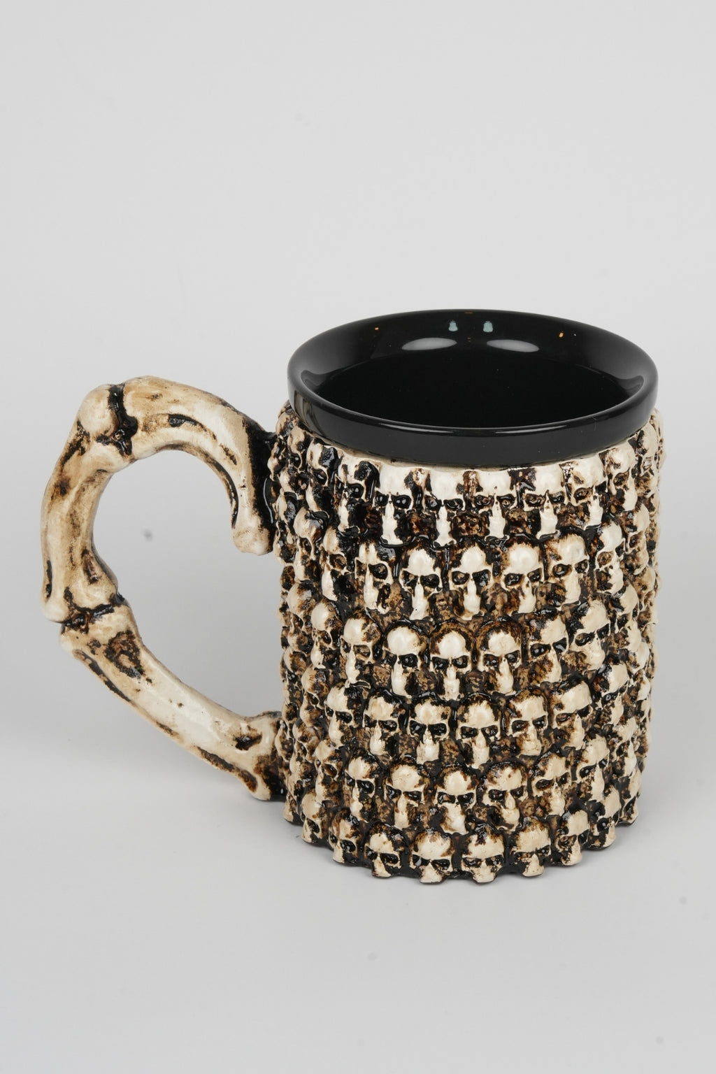 Skull Army Mug – Dark Gothic Collectible Cup