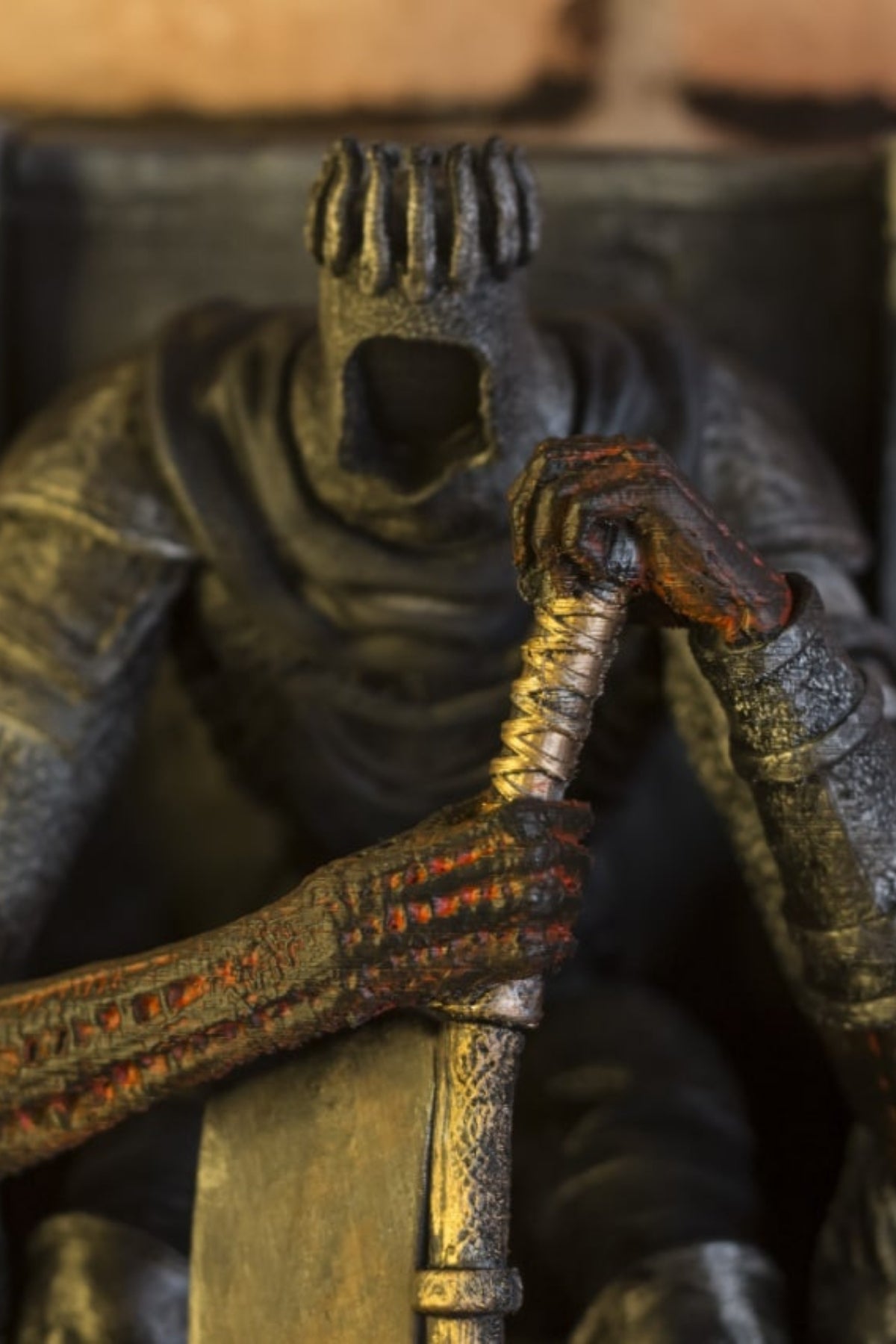 Faceless Throne Guardian – Dark Fantasy Statue