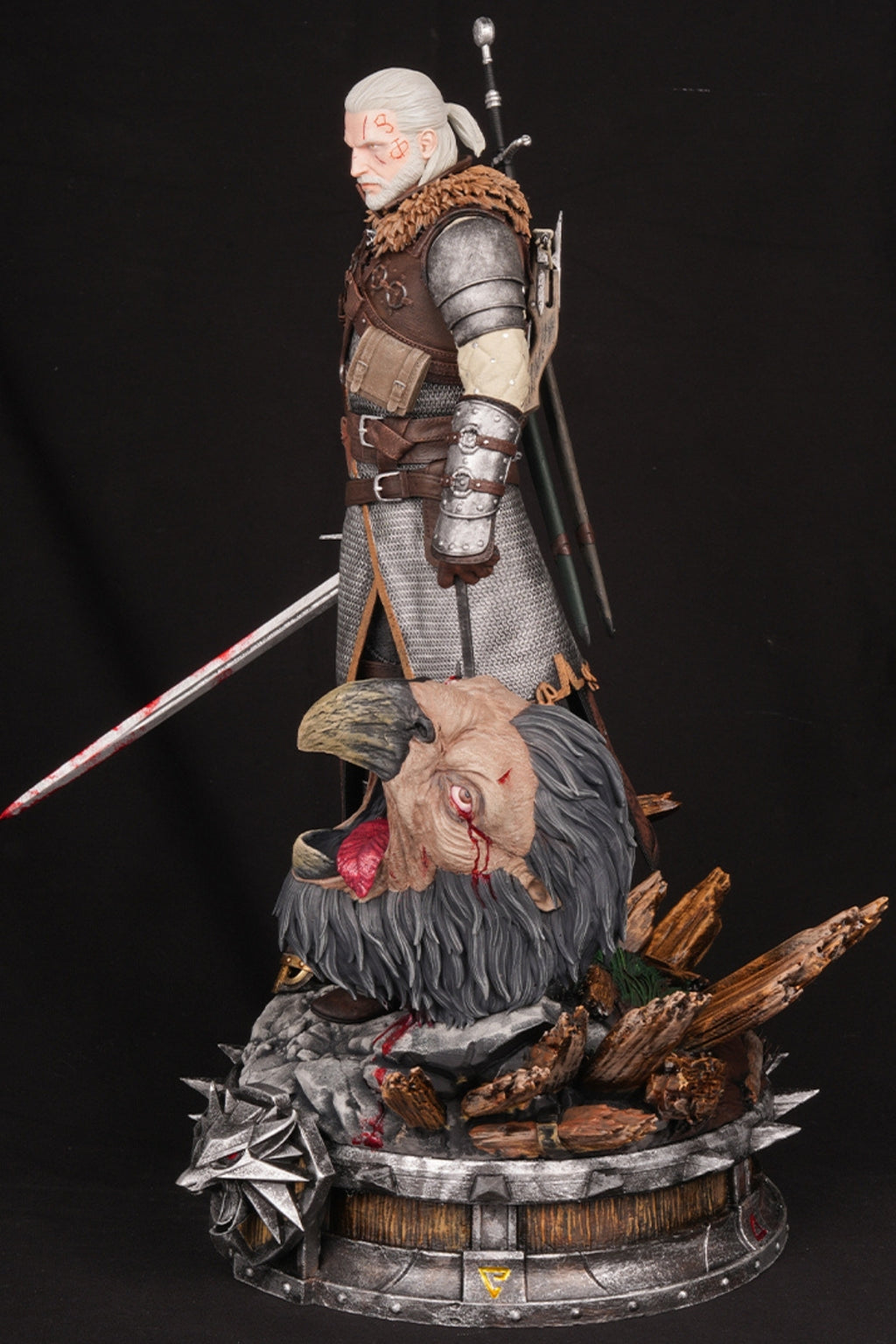 Monster Hunter Statue