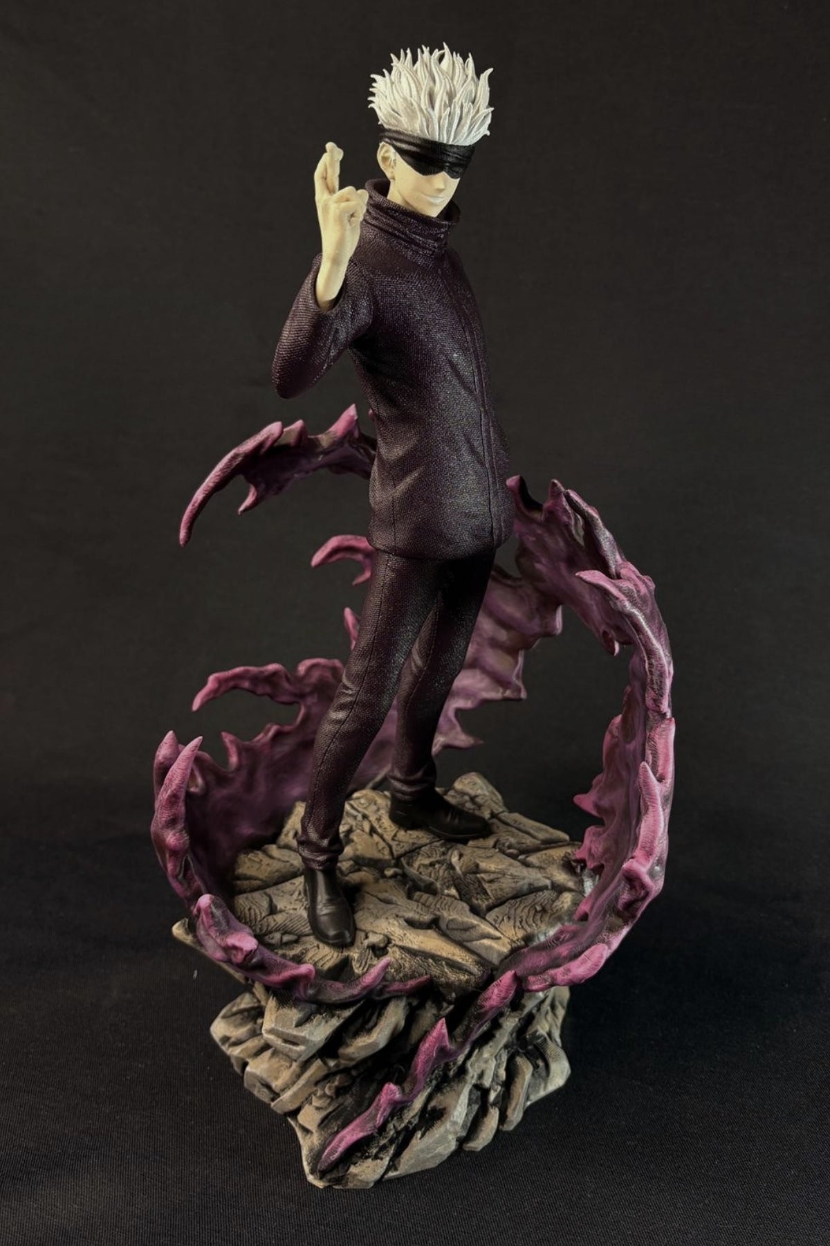 Blindfolded Sorcerer Statue – Anime Inspired Collectible Figure