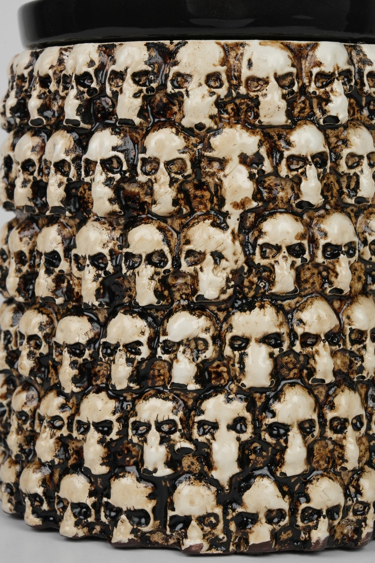 Skull Army Mug – Dark Gothic Collectible Cup