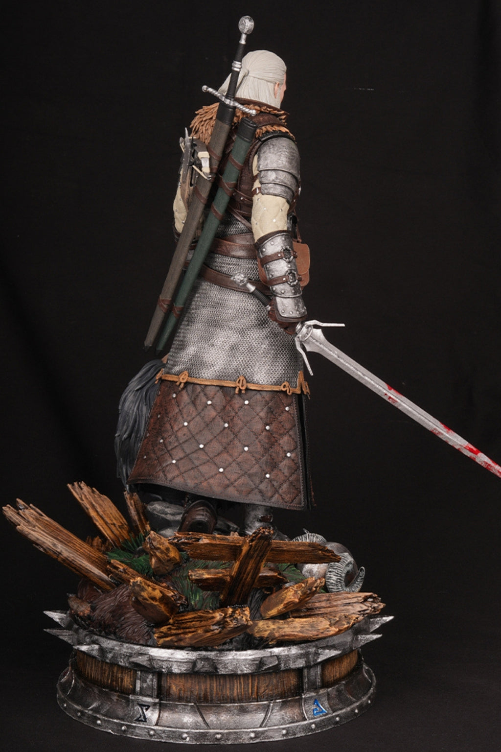Monster Hunter Statue