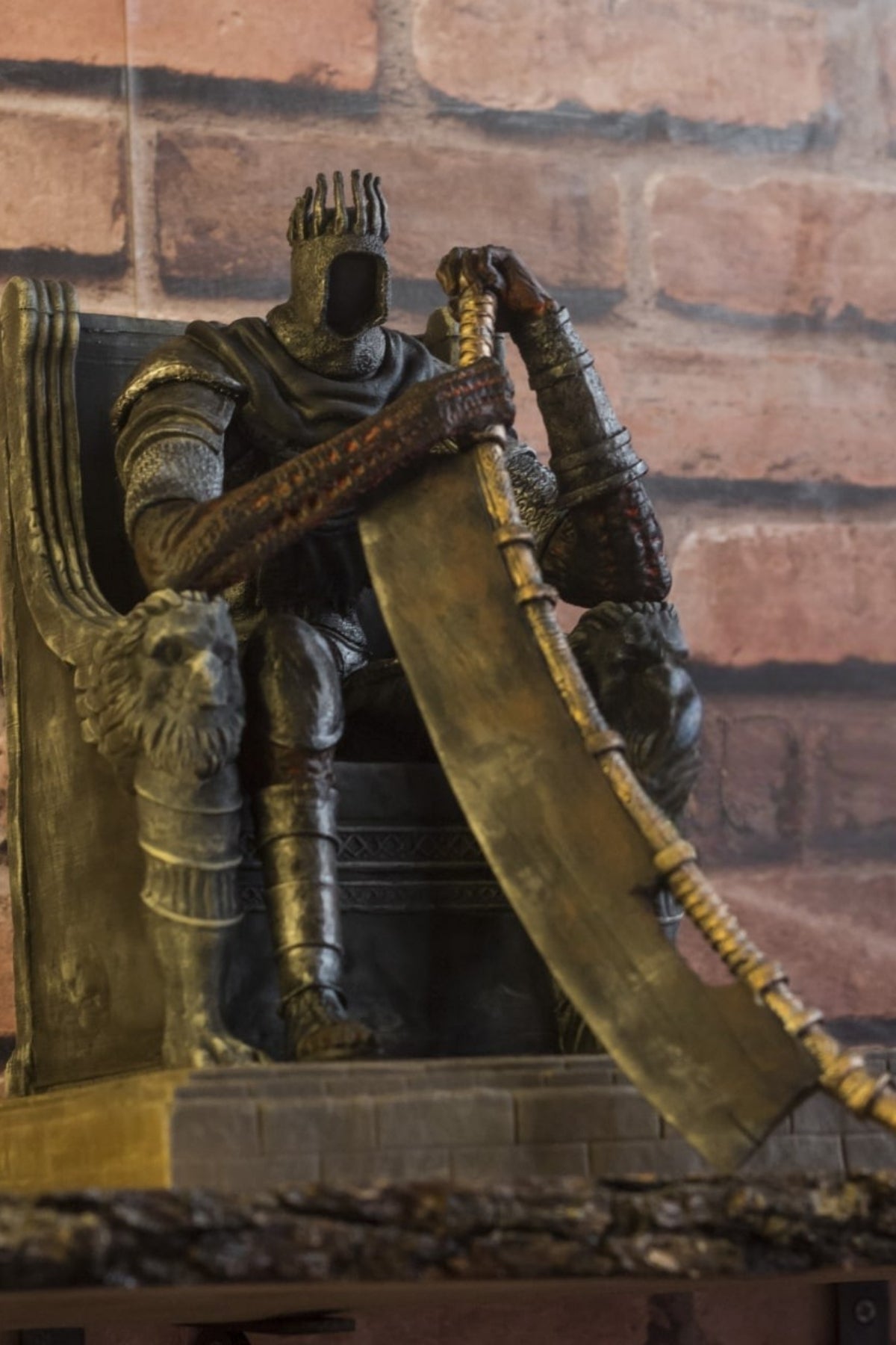 Faceless Throne Guardian – Dark Fantasy Statue