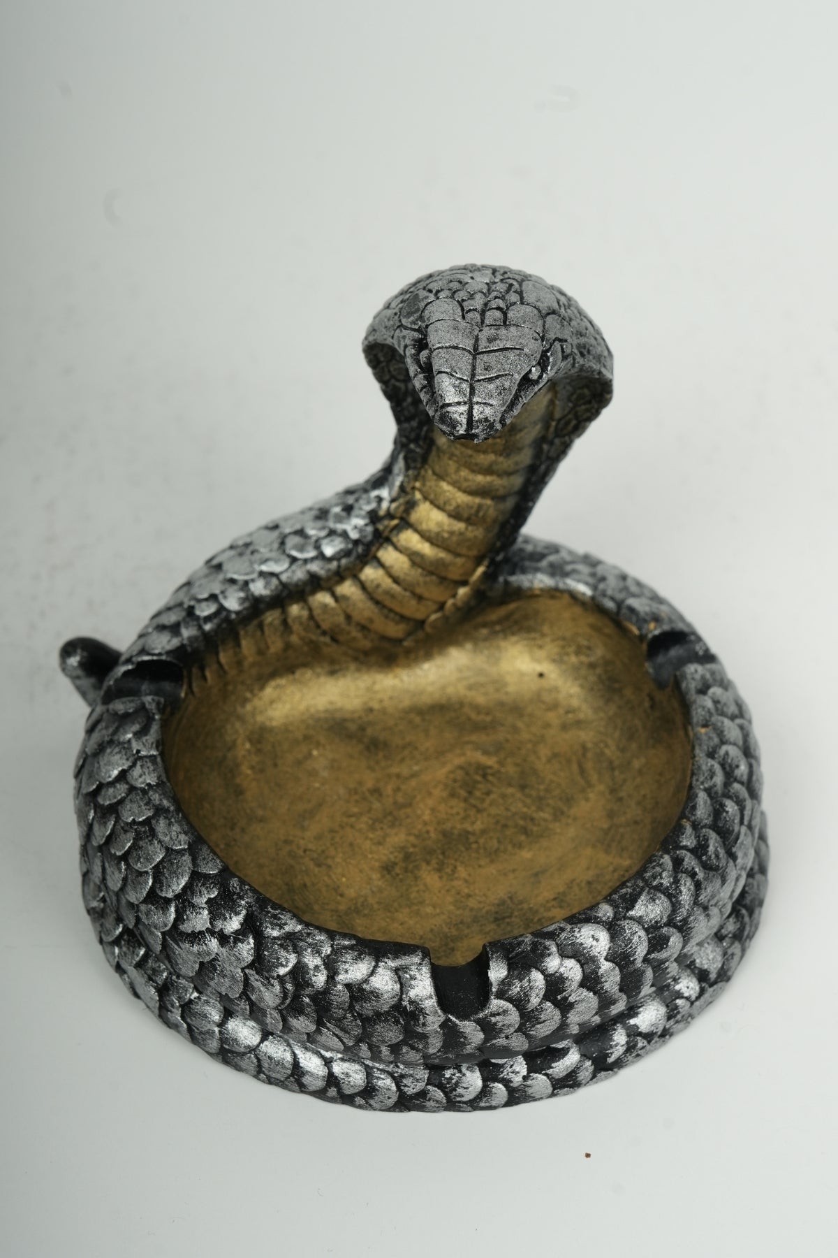 Cobra Ashtray – Decorative Polyester Design