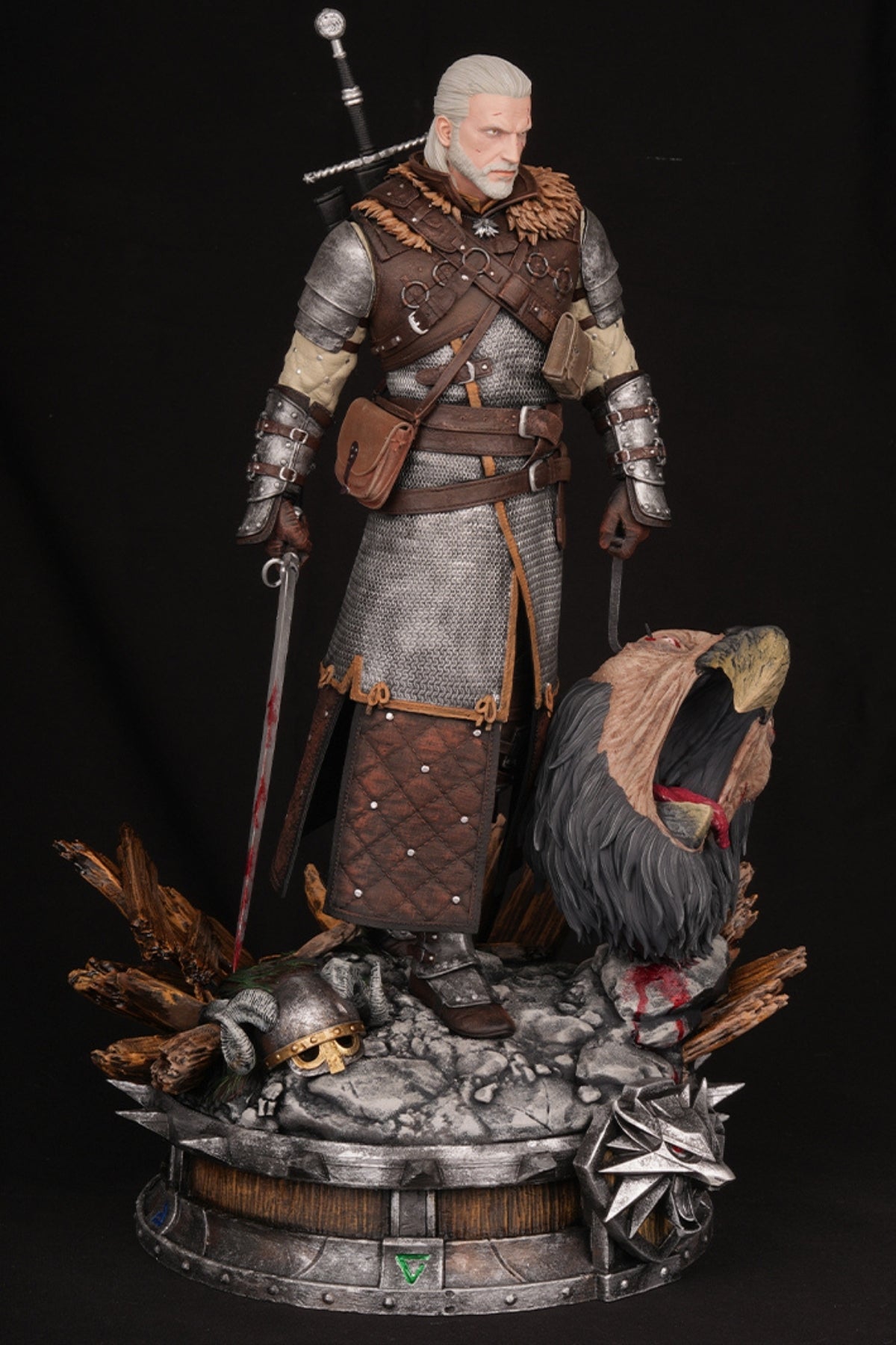 Monster Hunter Statue