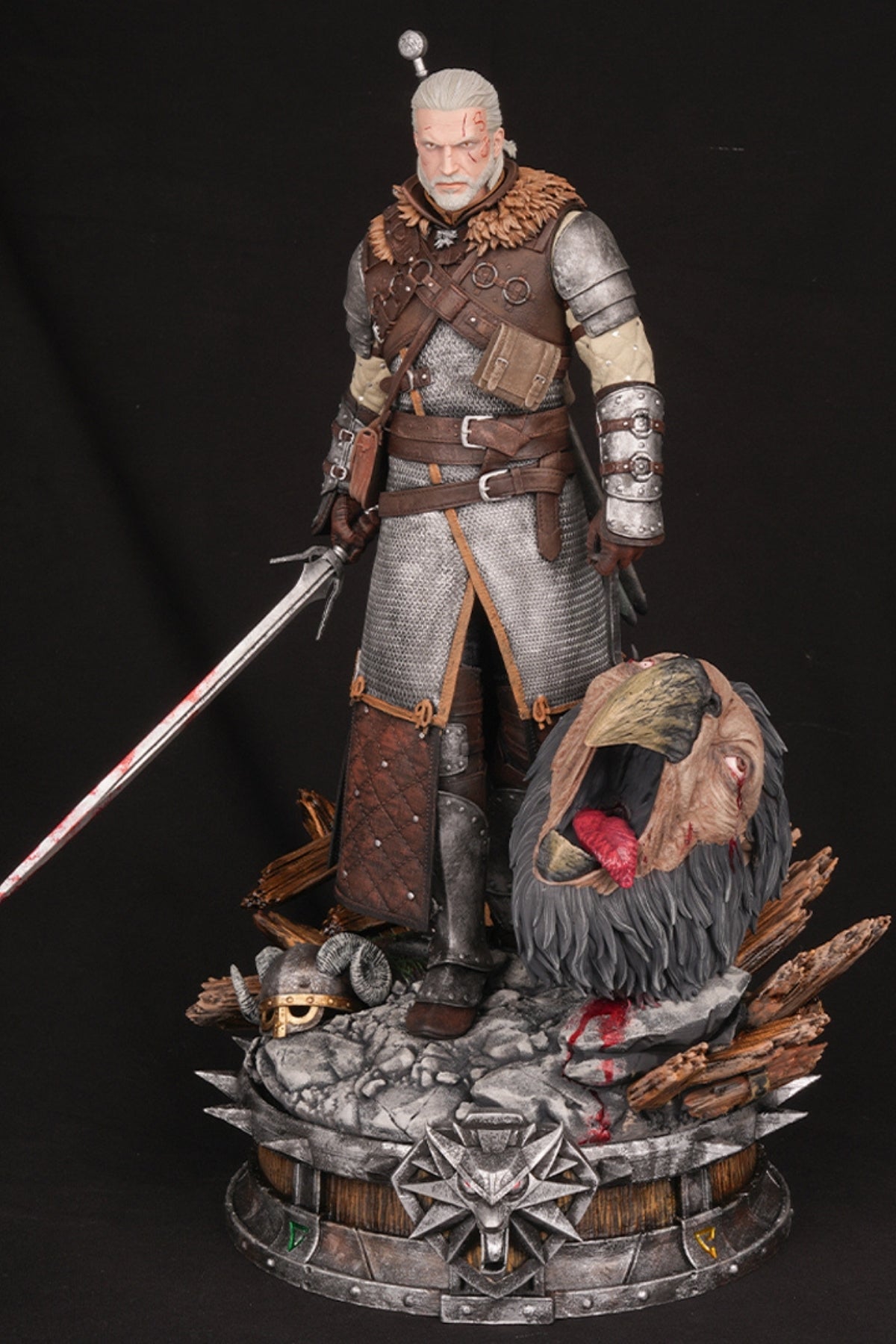 Monster Hunter Statue