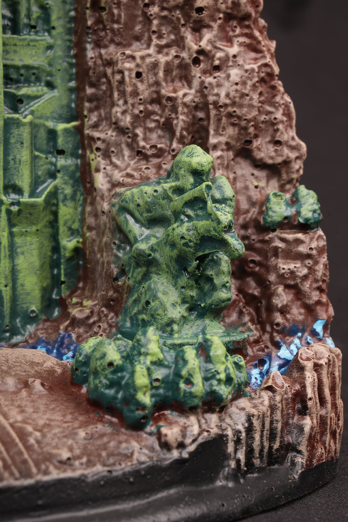 Lonely Mountain Statue-Ancient Fantasy Gate Diorama Statue